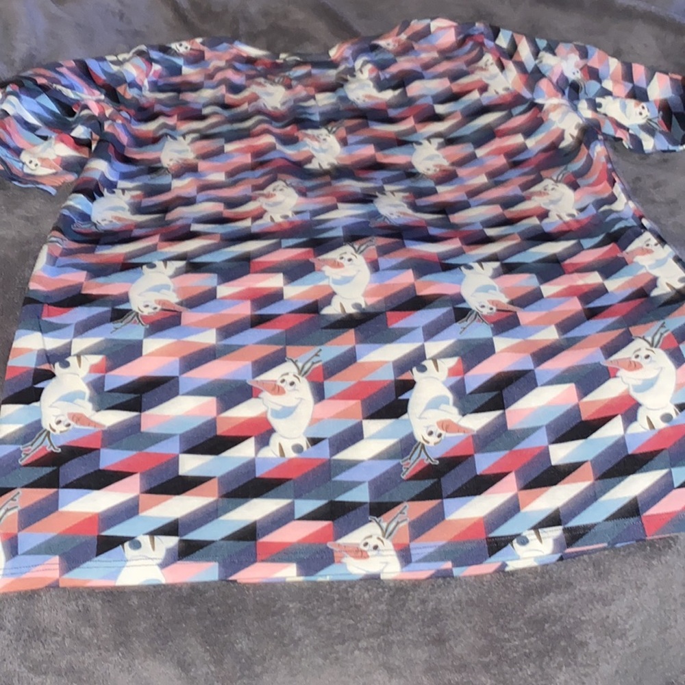 Lularoe Disney Olaf shirt size 2x fits 14-16